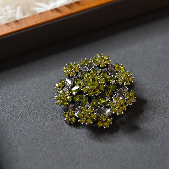 Vintage Crown Trifari Signed 1950s Brooch Dome Olive Green Smoke Gray Rhinestone
